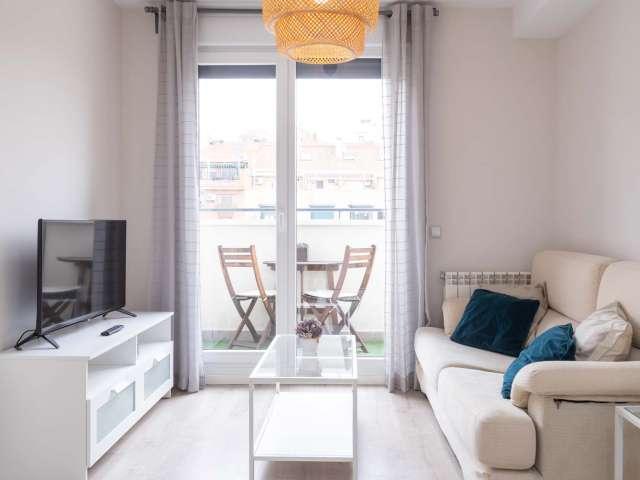 Piso de 1 dormitorio en alquiler en Valdeacederas, Madrid