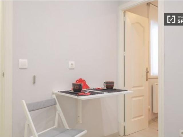 Piso de 1 dormitorio en alquiler en Ventas, Madrid, gastos incluidos