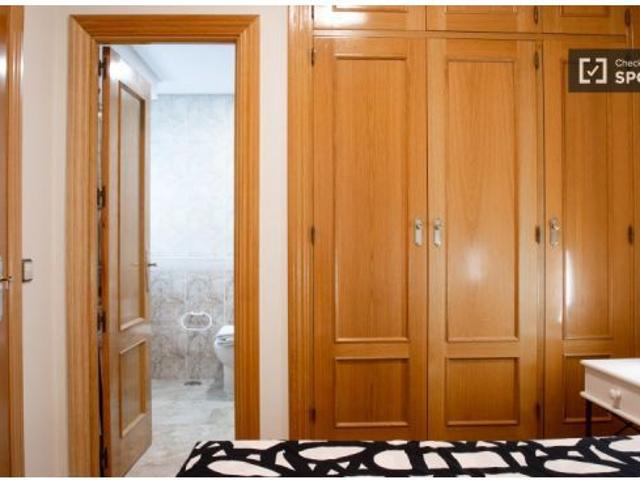 Piso de 1 dormitorio en alquiler en Cortes, Madrid