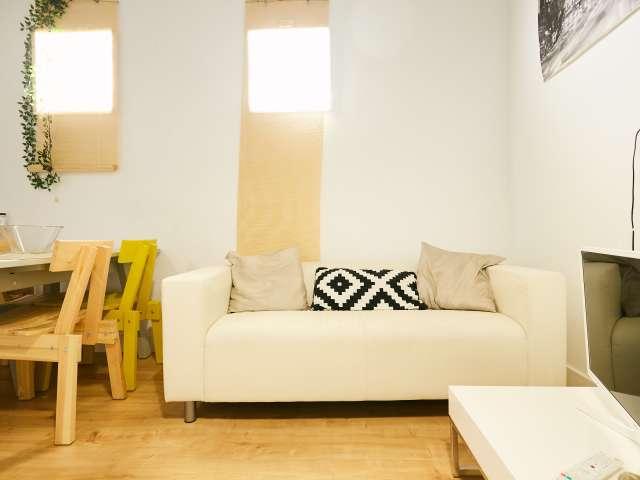 Piso de 1 dormitorio en alquiler en Embajadores, Madrid
