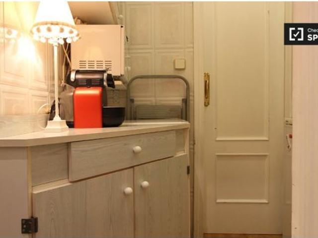 Piso de 1 dormitorio en alquiler en Embajadores, Madrid