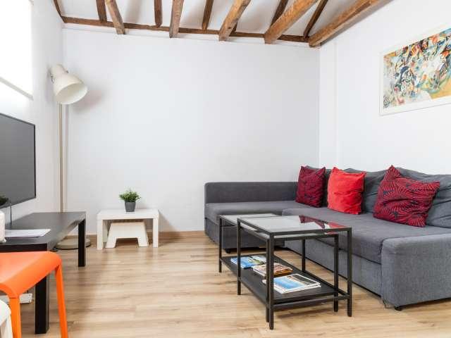 Piso de 1 dormitorio en alquiler en Embajadores, Madrid