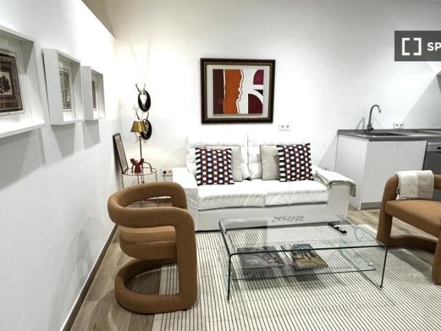 Piso de 1 dormitorio en alquiler en Huerta de la Salud, Sevilla