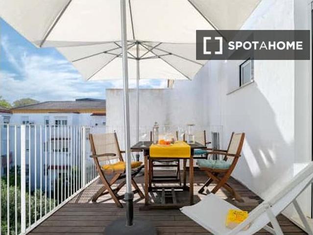 Piso de 1 dormitorio en alquiler en Los Remedios, Sevilla