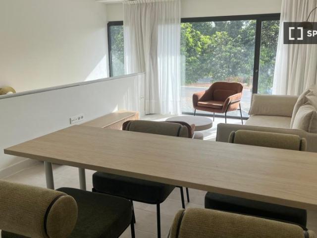 Piso de 1 dormitorio en alquiler en Los Remedios, Sevilla