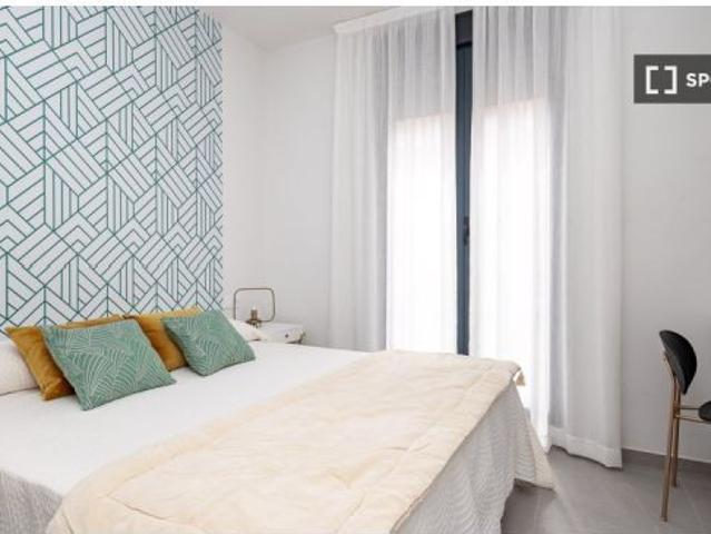 Piso de 1 dormitorio en alquiler en Nou Moles, Valencia