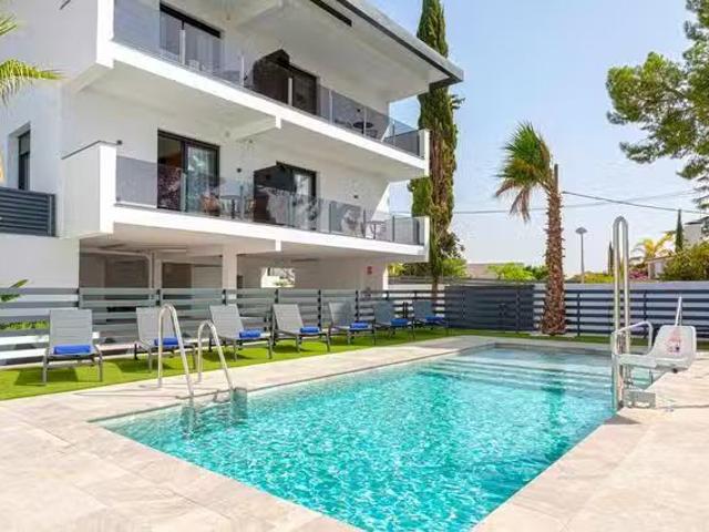 Piso de 1 habitación en Avenida de la Arruzafa, Brillante