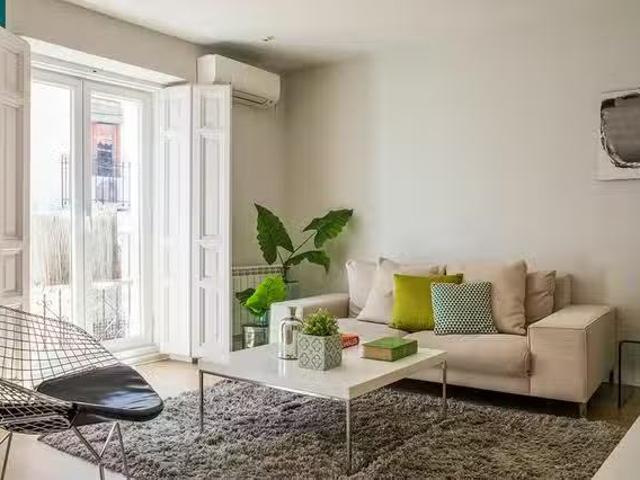 Piso de 1 habitación en Calle de Verónica, Cortes
