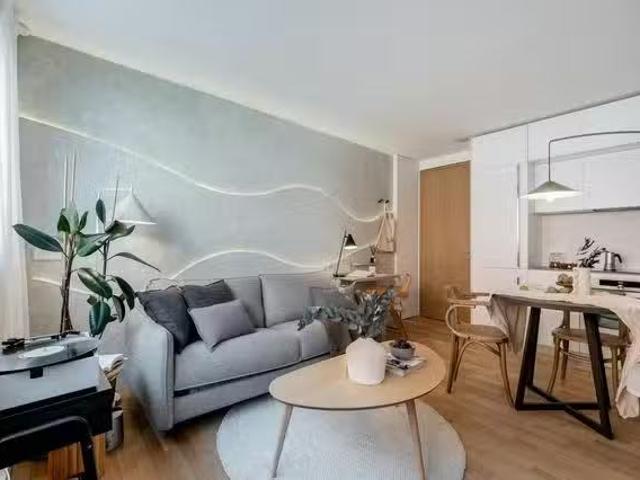Piso de 1 habitación en Calle de Javier Ferrero, Chamartín