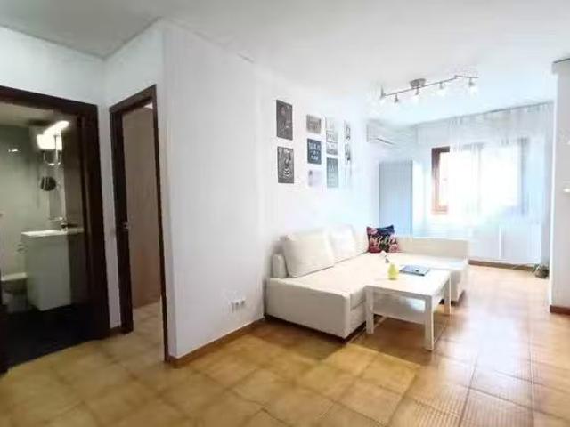 Piso de 1 habitación en Calle de Julián Hernández