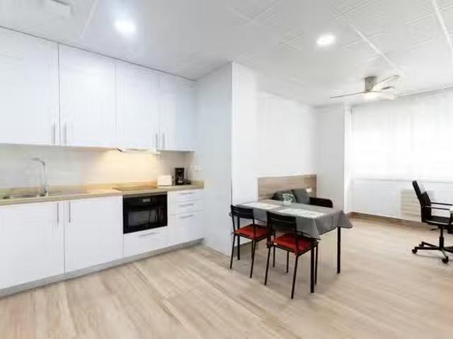 Piso de 1 habitación en Calle de San Manuel, Latina