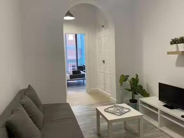 Piso de 1 habitación en Calle del Oso, Embajadores