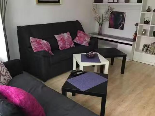 Piso de 1 habitación en Calle Pintor Velázquez, Mercado