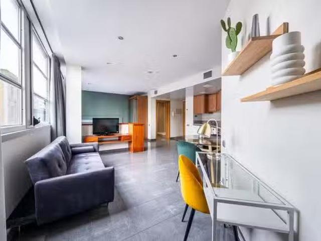 Piso de 1 habitación en Carrer de Torres i Amat