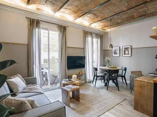 Piso de 1 habitación en Carrer del Consell de Cent, l'Antiga E.