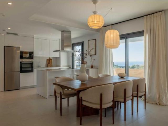 Piso de 2 DORM. a ESTRENAR! amplia TERRAZA y VISTAS AL MAR! Los Monteros, MARBELLA