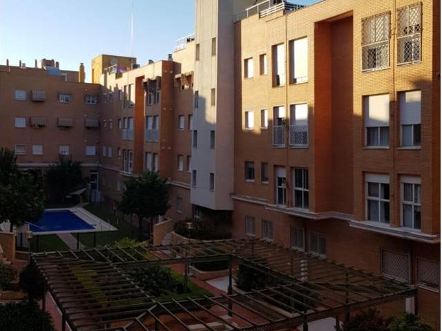 PISO DE 2 DORMITORIOS CON PISCINA Y GARAJE