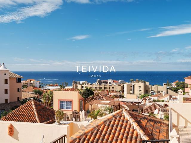 ¡Piso de 2 dormitorios con terraza de 102 m², piscina y gara. 193m² Adeje