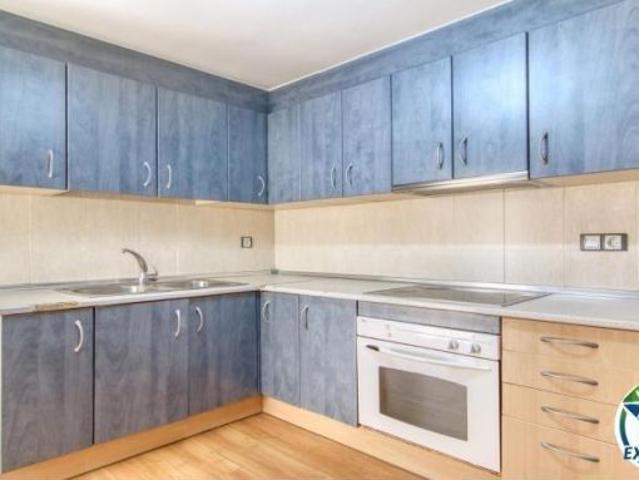 Piso de 2 dormitorios con terraza y patio a 250 metros del mar en el centro de Roses