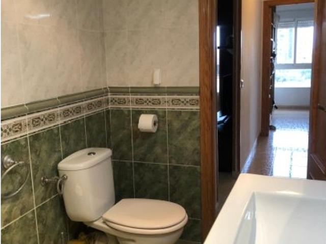 Piso de 2 dormitorios en alquiler en Alicante