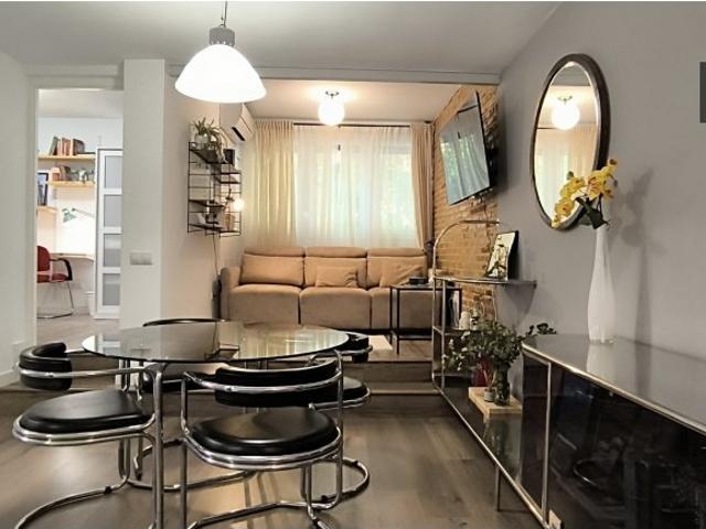 Piso de 2 dormitorios en alquiler en Almendrales, Madrid