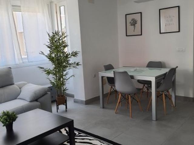 Piso de 2 dormitorios en alquiler en Sevilla