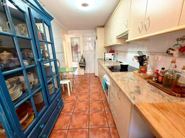 Piso de 2 dormitorios y 2 baños junto a Plaza Federico García Lorca Torremolinos