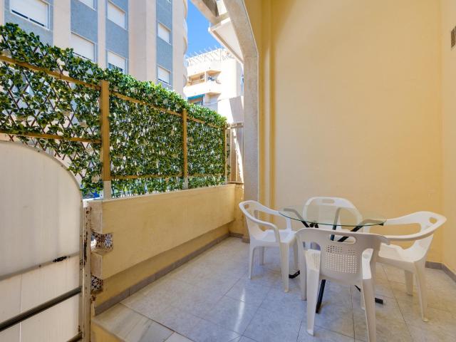 Piso de 2 dormitorios, zona Habaneras, 500 m de la playa