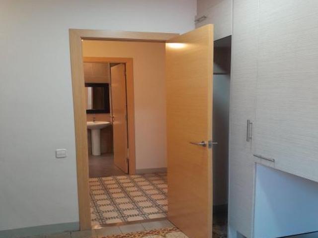 Piso de 2 habitaciones céntrico con ascensor
