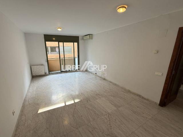 PISO DE 2 HABITACIONES CON ELECTRODOMESTICOS EN EL CENTRO