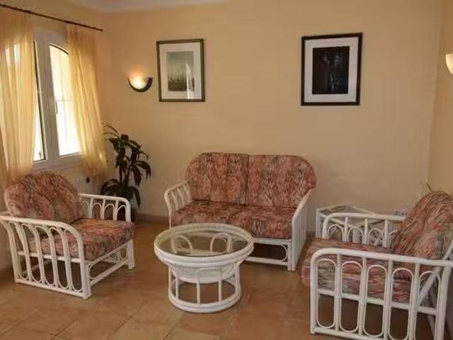 Piso de 2 habitaciones en Oliva