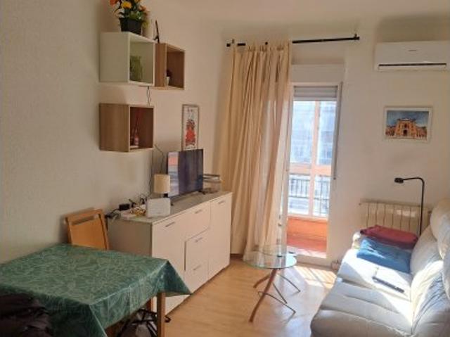 Piso de 2 habitaciones en alquiler en Concepción, Madrid