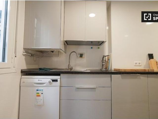 Piso de 2 habitaciones en alquiler en Cortes, Madrid, trato profesional