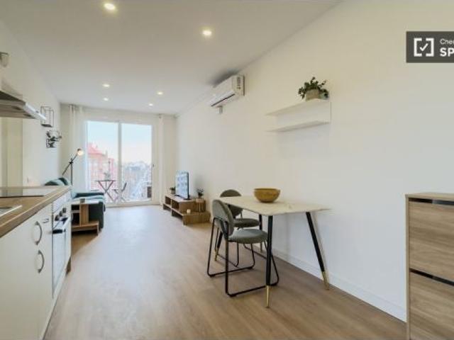 Piso de 2 habitaciones en alquiler en El Clot, gastos incluidos