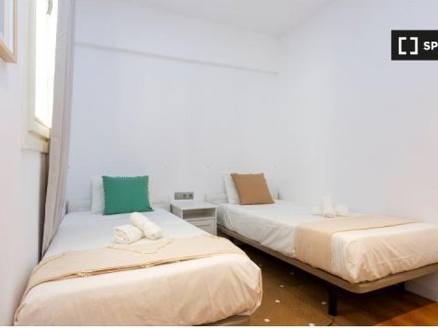 Piso de 2 habitaciones en alquiler en El Gòtic, gastos incluidos