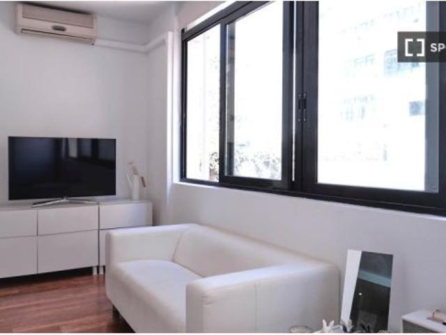 Piso de 2 habitaciones en alquiler en El Raval, gastos incluidos