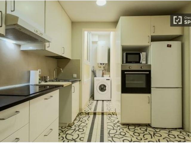 Piso de 2 habitaciones en alquiler en El Raval, gastos incluidos
