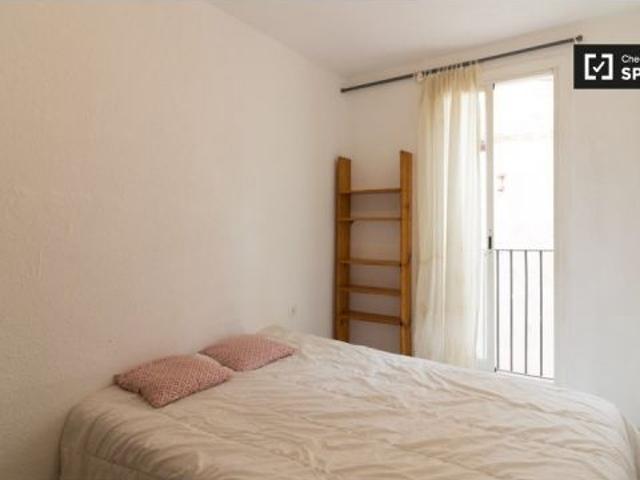 Piso de 2 habitaciones en alquiler en El Raval, gastos incluidos