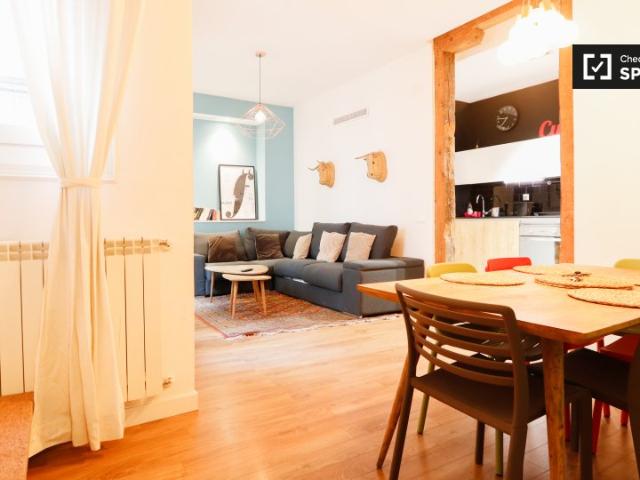 Piso de 2 habitaciones en alquiler en Embajadores, Madrid
