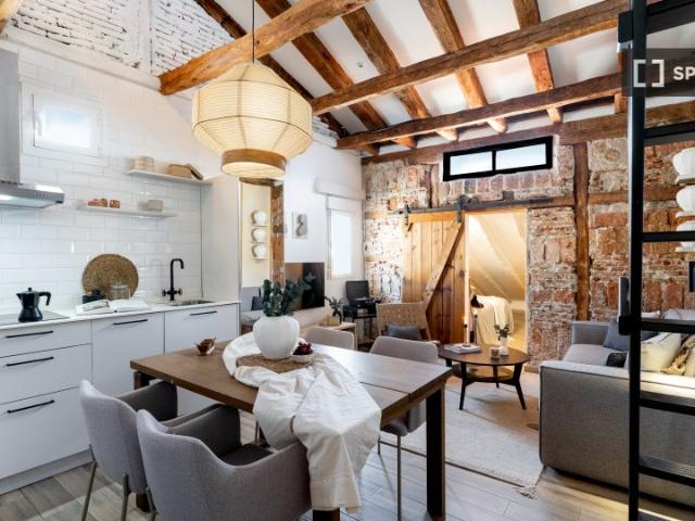 Piso de 2 habitaciones en alquiler en Justicia, Madrid
