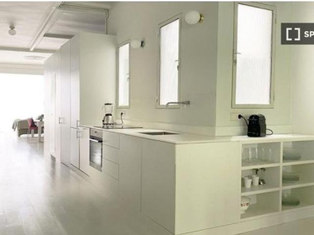 Piso de 2 habitaciones en alquiler en la Dreta de l' Eixample, gastos incluidos