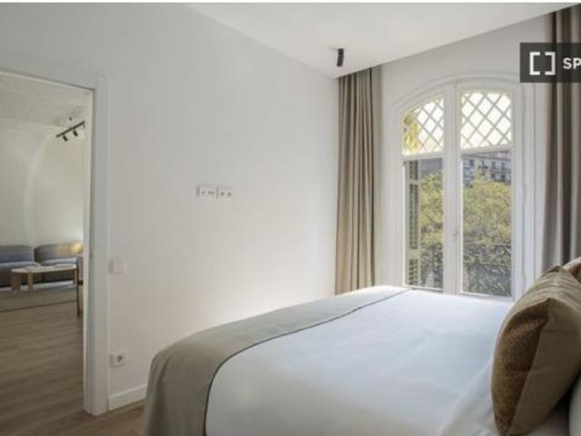 Piso de 2 habitaciones en alquiler en La Dreta de l' Eixample, gastos incluidos