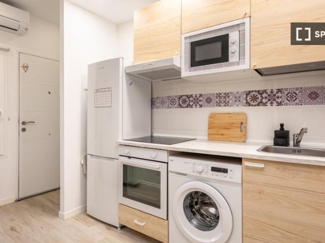 Piso de 2 habitaciones en alquiler en Puerta Bonita, Madrid