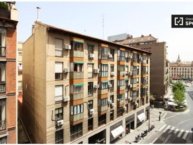 Piso de 2 habitaciones en alquiler en Palacio, Madrid, apto para profesionales y estudiantes