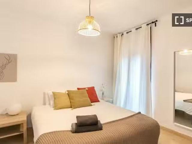 Piso de 2 habitaciones en alquiler en Sant Antoni, Barcelona