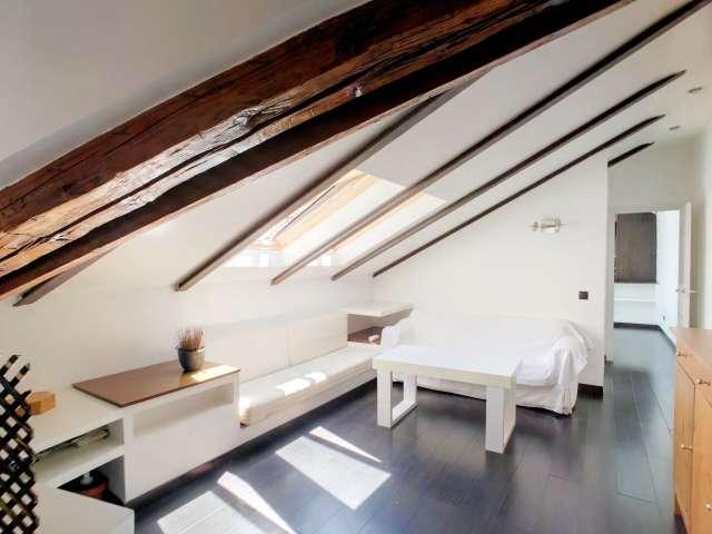 Piso de 2 habitaciones en alquiler en Sol, Madrid