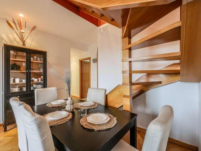 Piso de 2 habitaciones en alquiler en Valdeacederas, Madrid