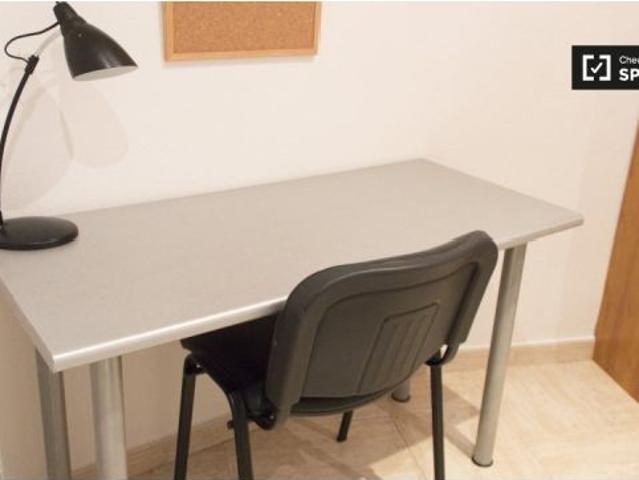 Piso de 2 habitaciones en alquiler en Vallehermoso, solo profesionales