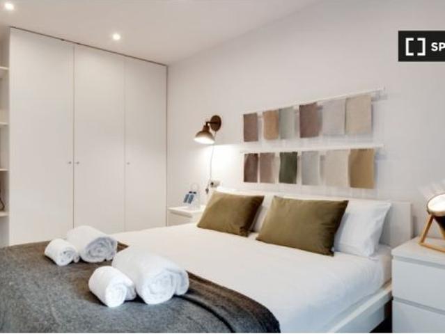 Piso de 2 habitaciones en alquiler en Vila de Gràcia, gastos incluidos