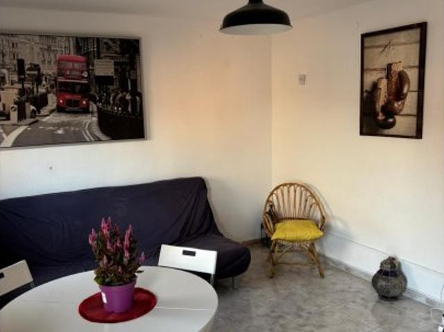 Piso de 2 habitaciones en El Turó de la Peira, Barcelona